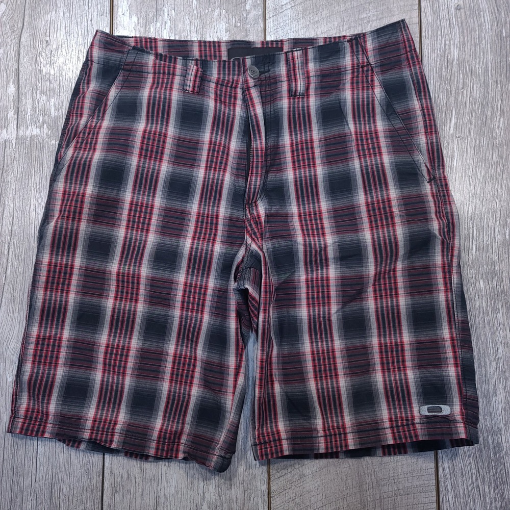 Oakley Fresher Plaid Shorts Mens 33 Red Black Grey Cotton Casual Golf